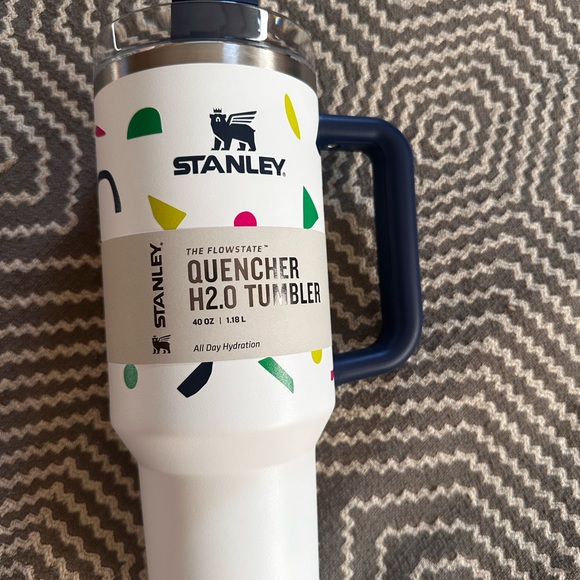NIB Stanley 40 oz Abstract Geo Target Exclusive H2.0 FlowState Quencher Tumbler - Picture 6 of 9